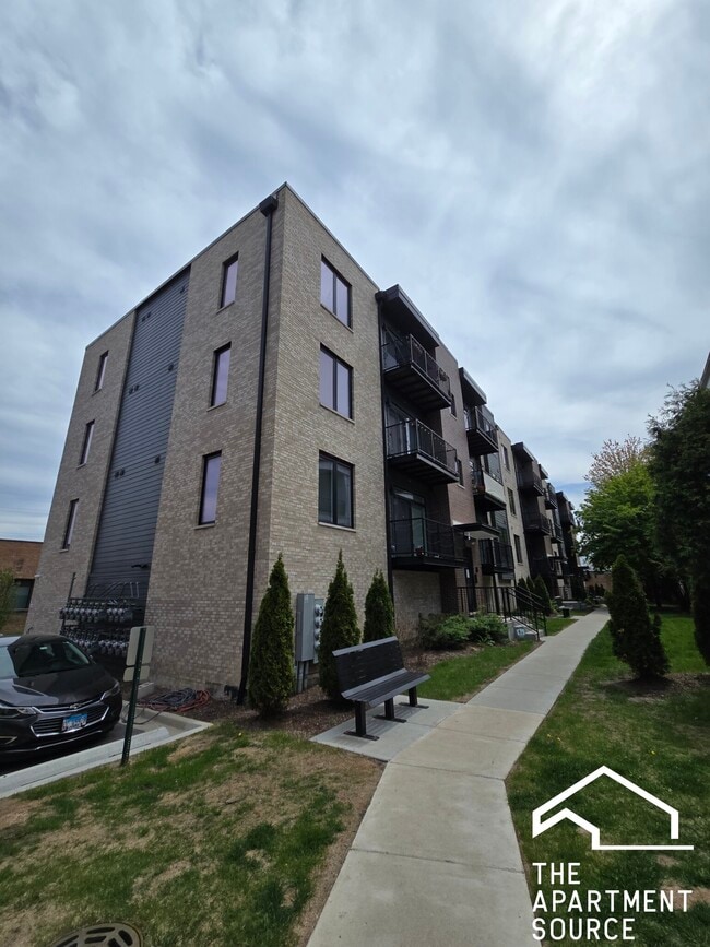 Building Photo - 2030 Greenwood St