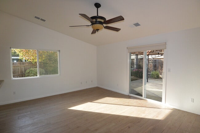 Building Photo - Shannon Ranch Neighborhood