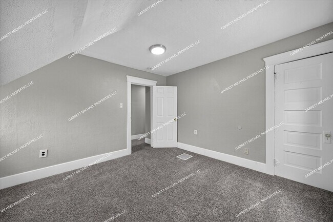 Building Photo - 2322 Fordham St