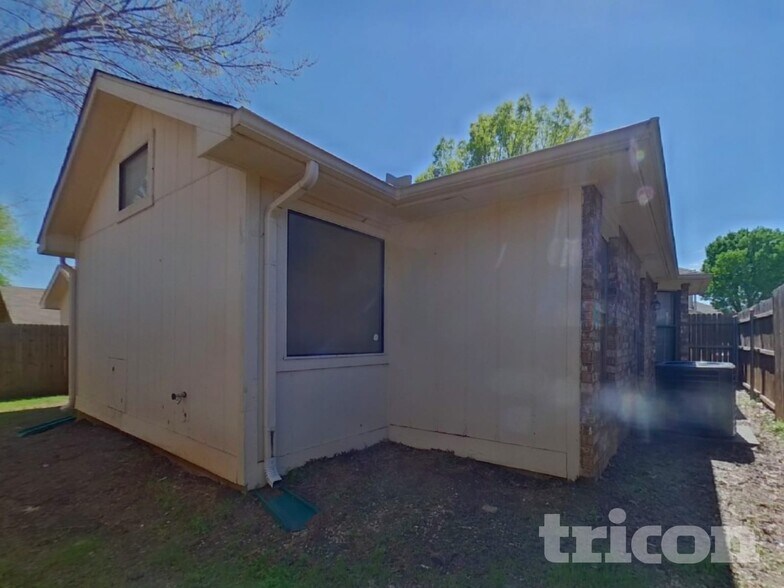 Building Photo - 5328 Waterford Dr