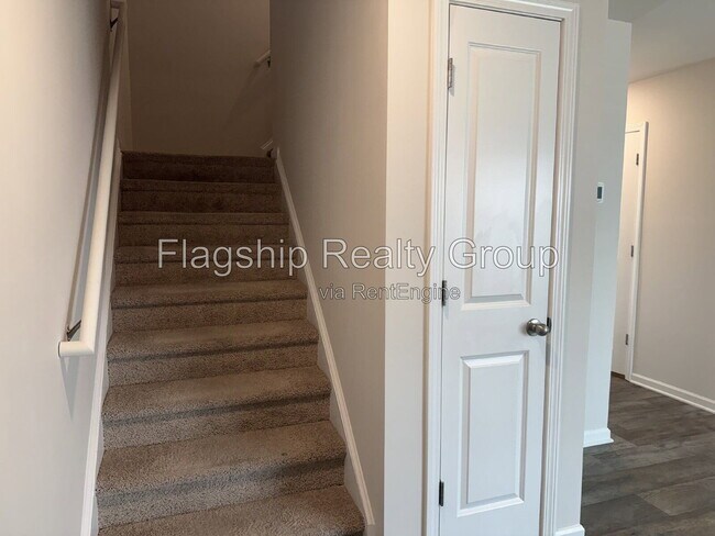 Building Photo - 4109 Laurel Rdg Dr