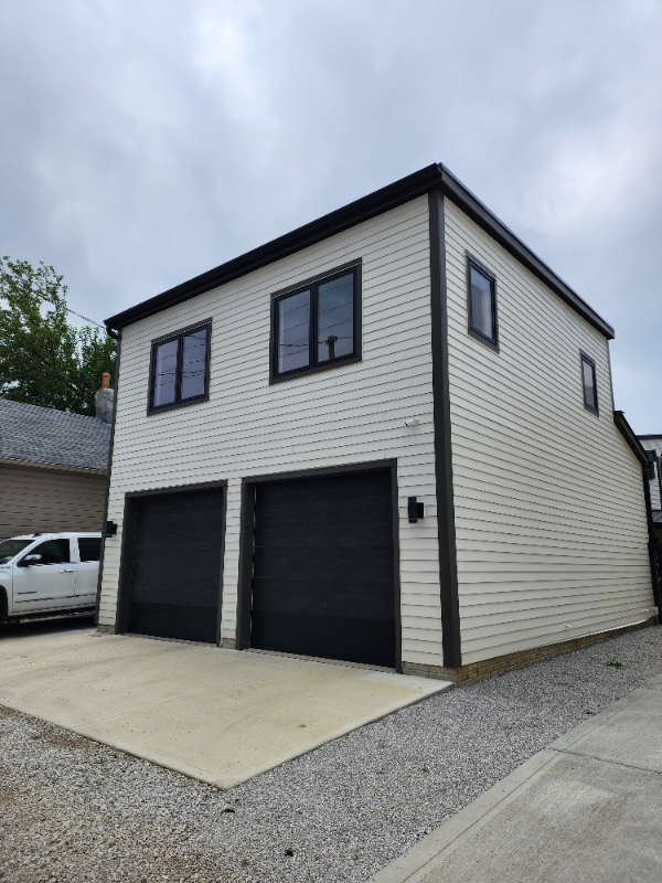 Building Photo - 1039 East Alley