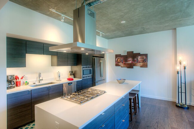 Building Photo - Highrise 1 Bedroom at Portland on the Park