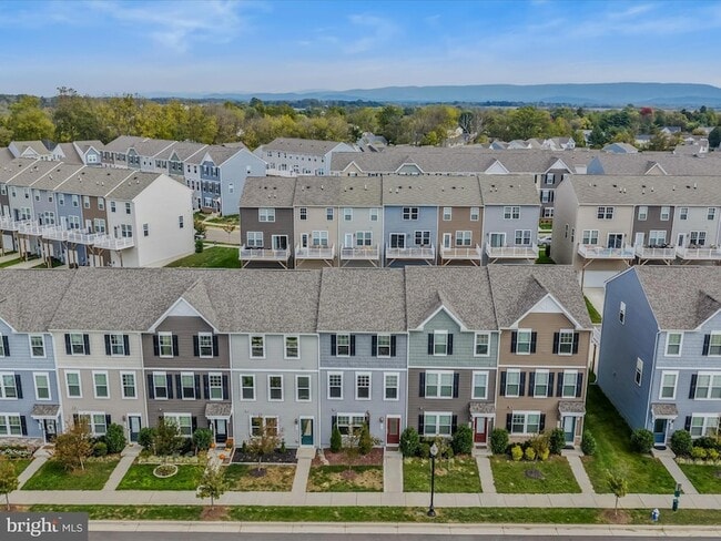 Building Photo - 179 Presidents Pointe Ave