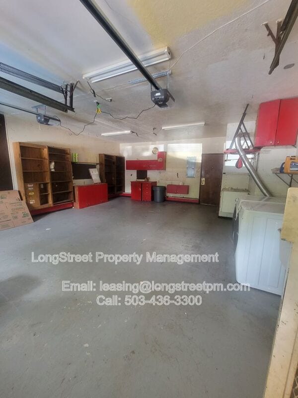 Building Photo - 14625 NE Knott Ct