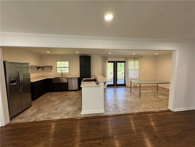 Building Photo - 995 Fleetwood Cir SW