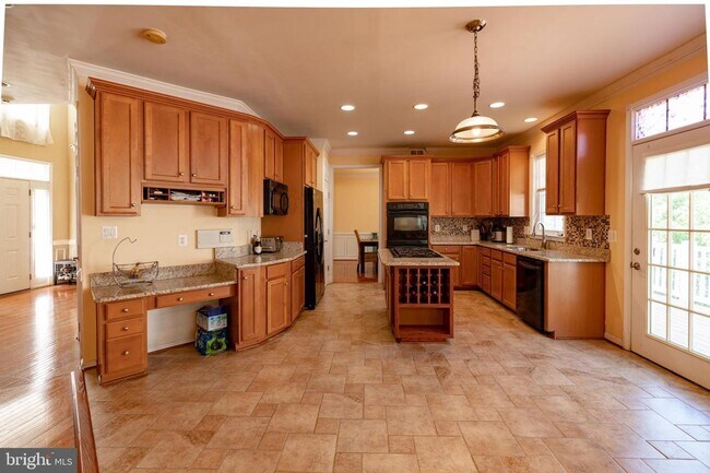 Building Photo - Luxury living in Lorton Valley