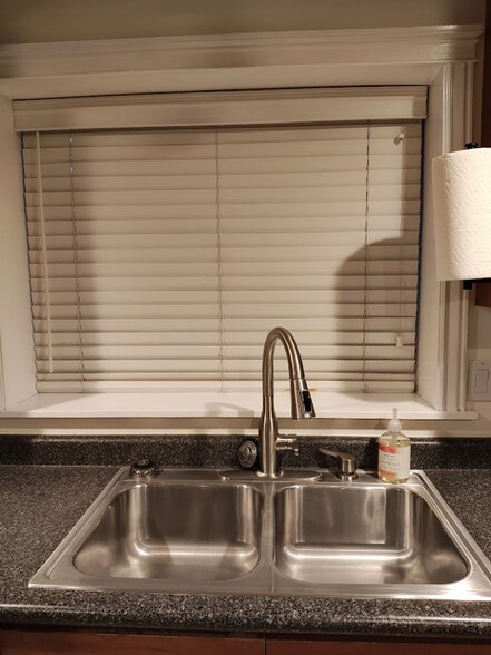 Building Photo - 1925 Logan Ave S