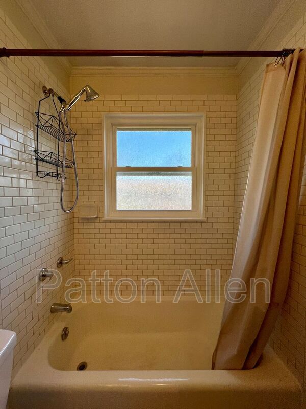 Building Photo - 135 Haynes St