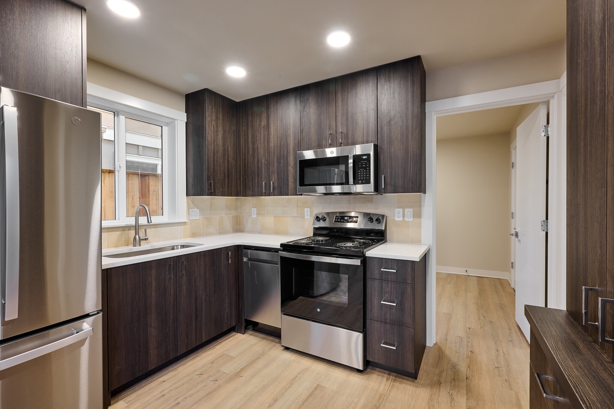 Building Photo - 1940 NW Grant Ave