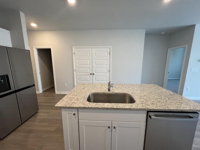 Building Photo - 5062 Georgetown Dr