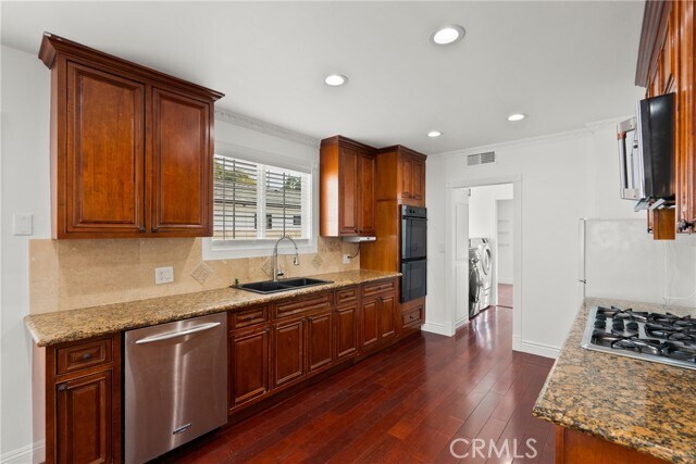 Building Photo - 23036 Burbank Blvd