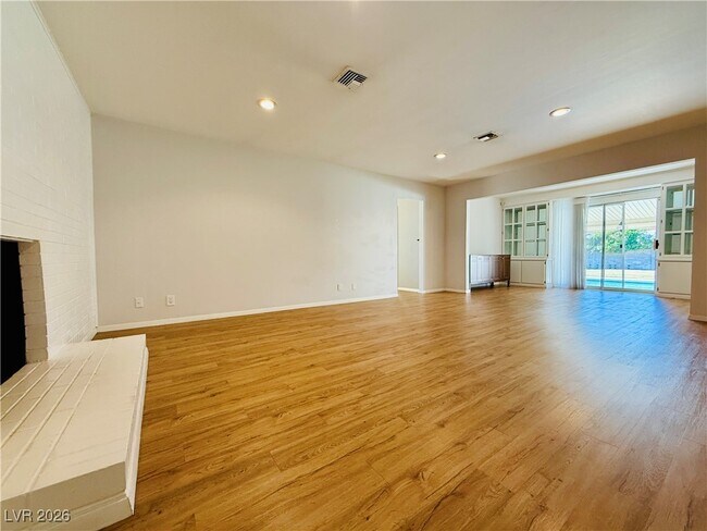 Building Photo - 1208 Buehler Dr