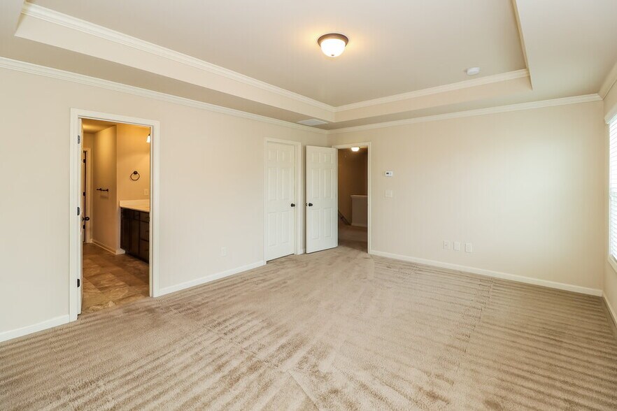 Building Photo - 1305 Little Hampton Dr