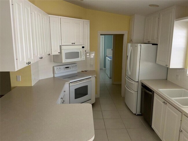 Building Photo - 8004 Camminare Dr