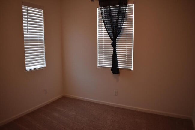 Building Photo - 1441 Bianchi Ln