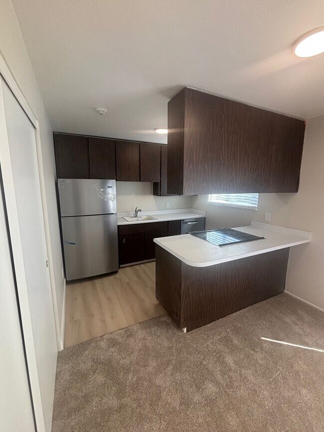 Building Photo - 2510 Yulupa Ave