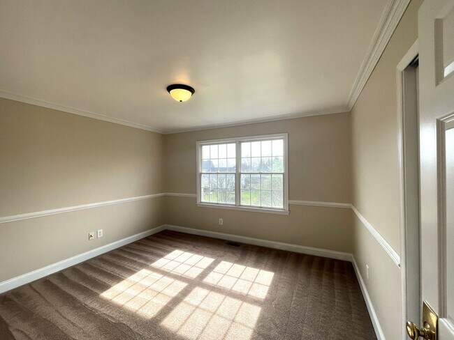 Building Photo - 4823 Vista Ridge Dr