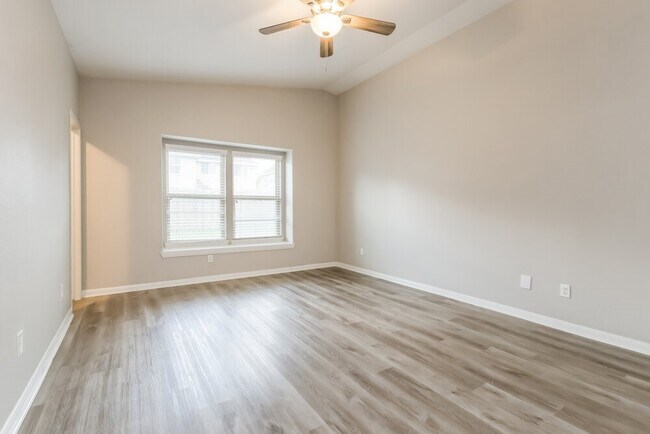 Building Photo - 15010 Cave Creek Ct