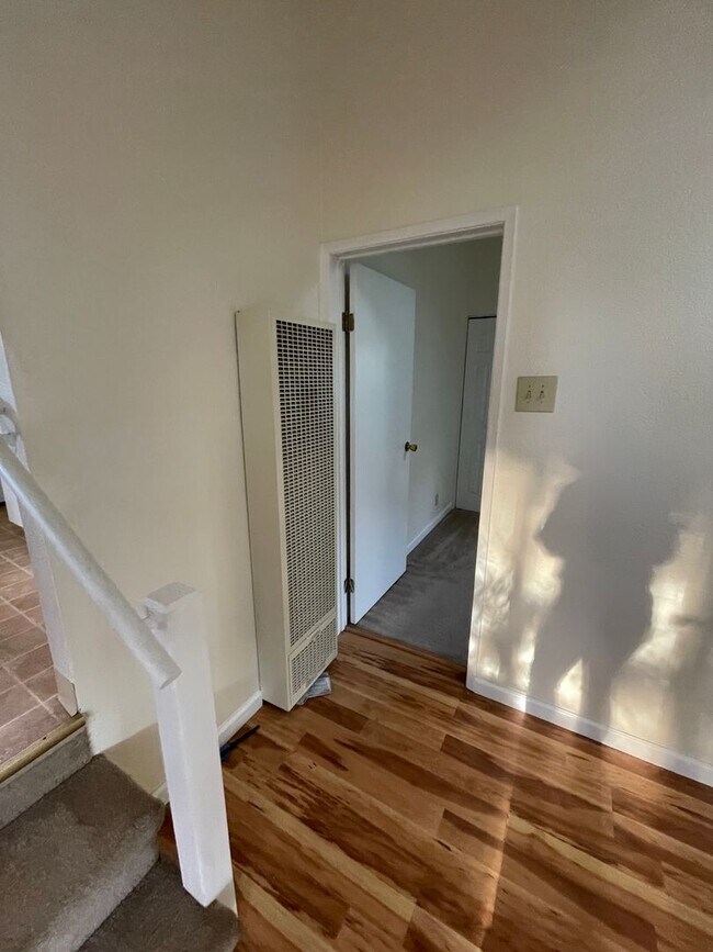 Building Photo - Quaint 2 Bedroom, 1 Bath House: Steps Away from Historic Old Town Auburn