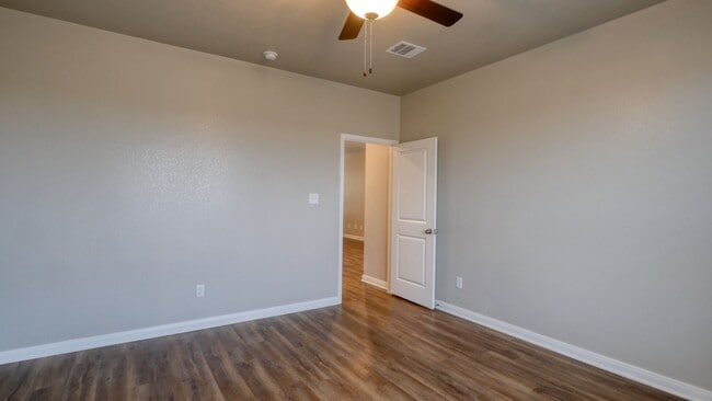 Building Photo - 2208 John Ross Ct