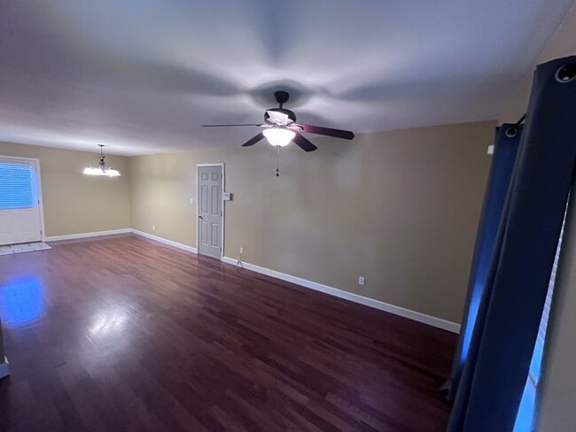 Building Photo - 188 Meadowick Dr