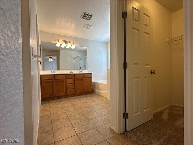 Building Photo - 2411 Brockton Way