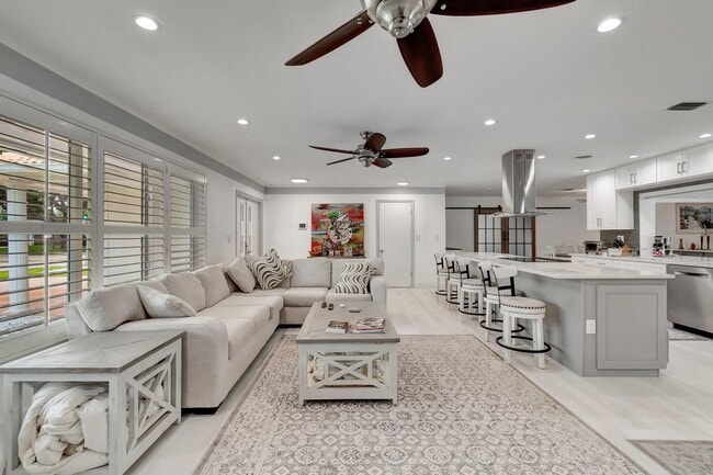 Building Photo - 4450 NE 23rd Ave