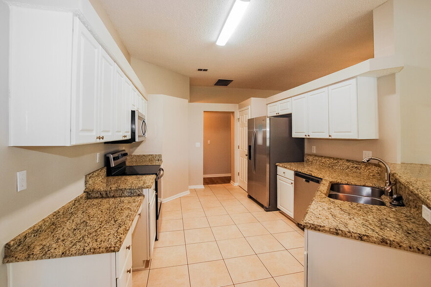 Building Photo - 304 Carolina Jasmine Ln