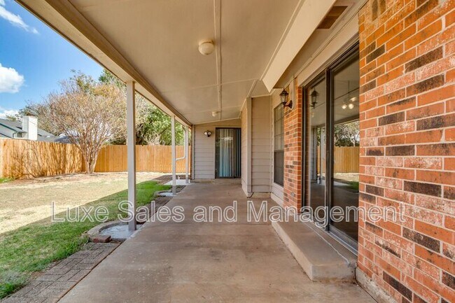 Building Photo - 7713 Doris Dr