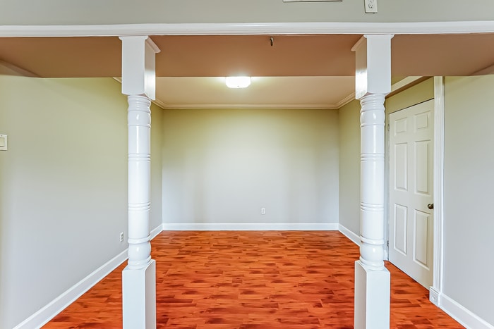 Building Photo - 2604 Hickory Ln