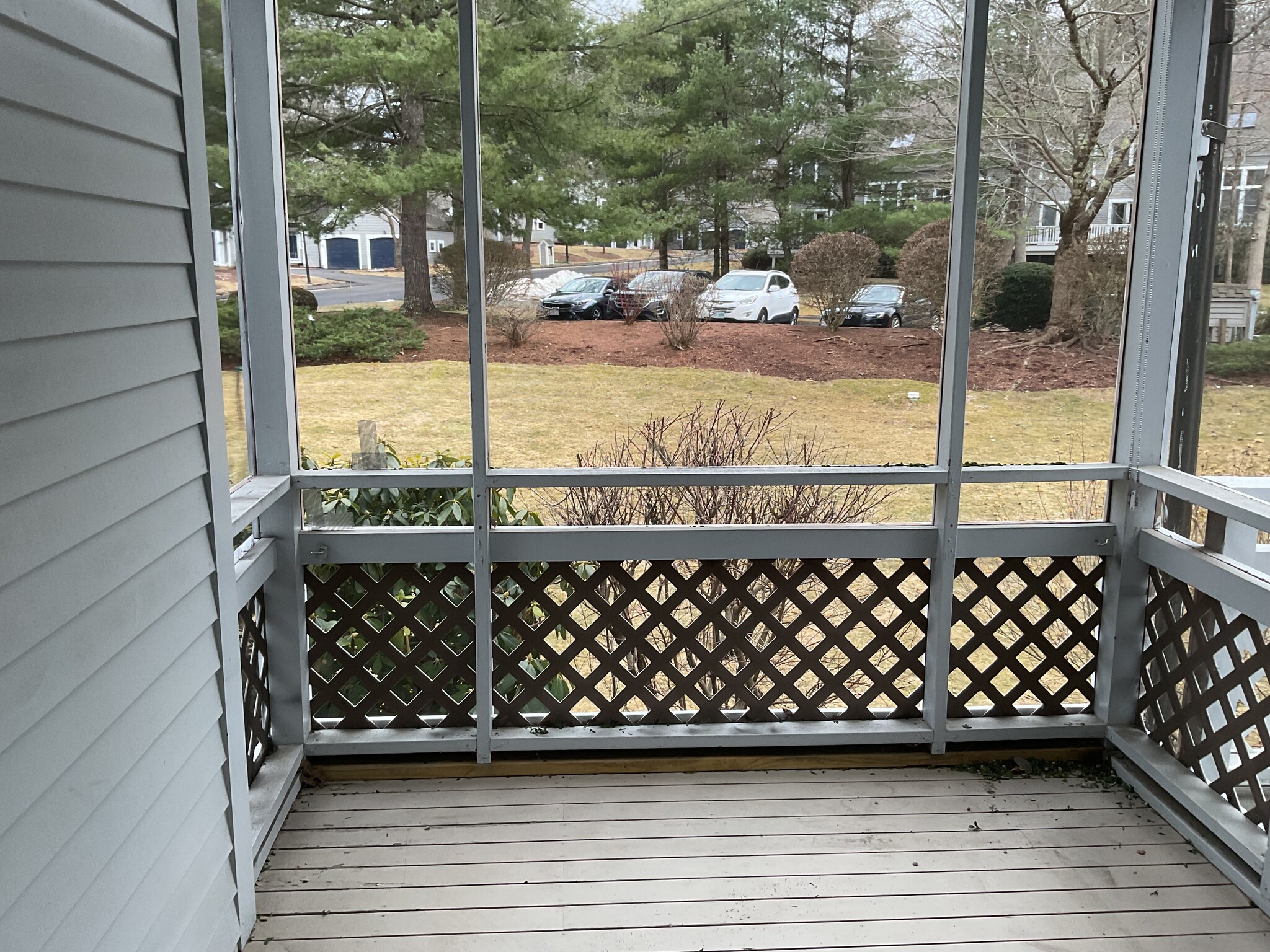 Screened porch (accessed through the family room) - 6 Goldfinch Ln