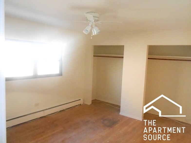 Building Photo - 1644 W Sherwin Ave