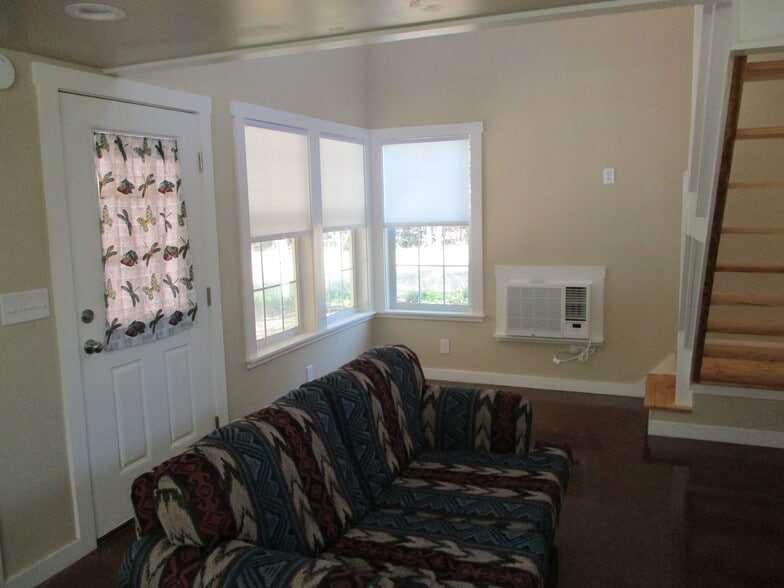 Building Photo - 488 FM 1441