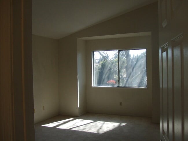 Building Photo - 419 Regency Cir