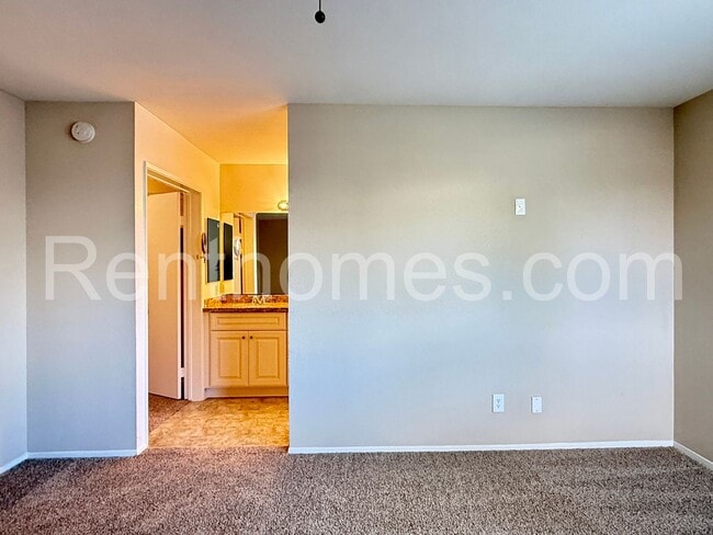 Building Photo - 13534 Longfellow Ln