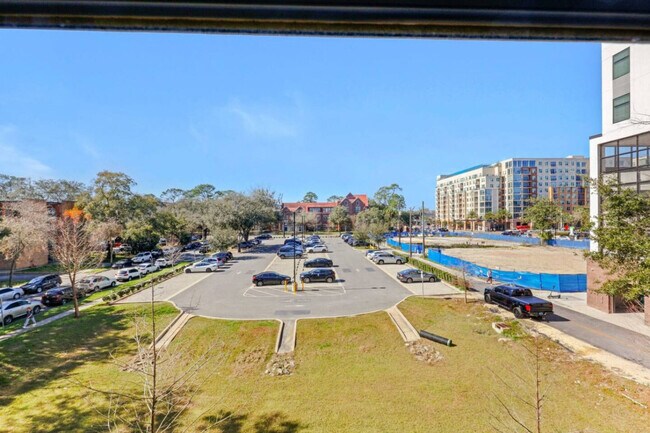 Building Photo - 1234 SW 1st Ave