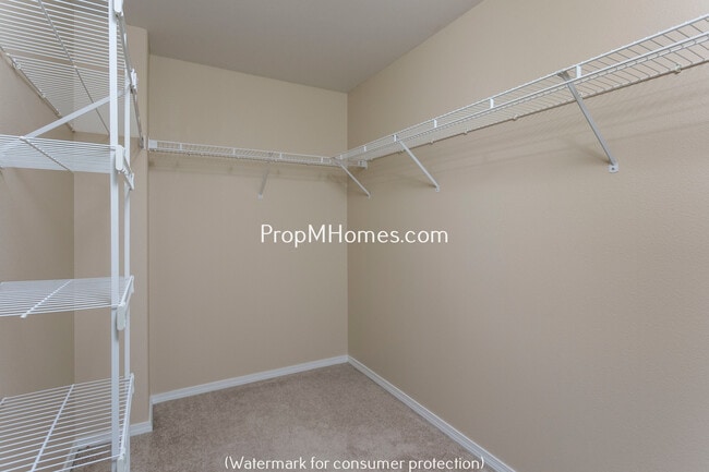 Building Photo - Stylish Beaverton Townhome with Attached Garage!
