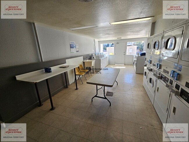 Building Photo - 22nd & Kolb Area Condo - Upstairs unit in Langley Gardens