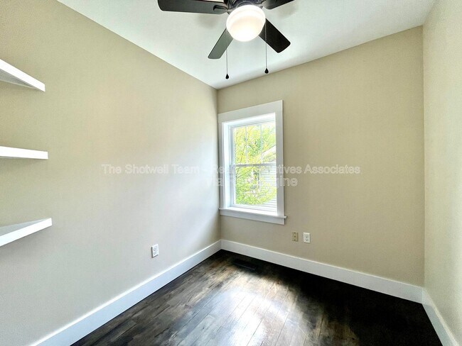 Building Photo - 2904 Henegar St