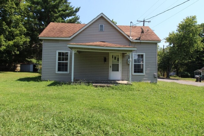Building Photo - Charming & Convenient 2 bedroom 1 bathroom