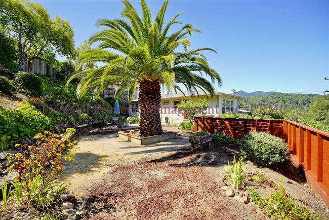 Building Photo - Central San Rafael Home with Awesome Mt. T...