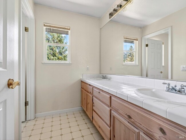 Building Photo - 5794 Owl Hill Ave