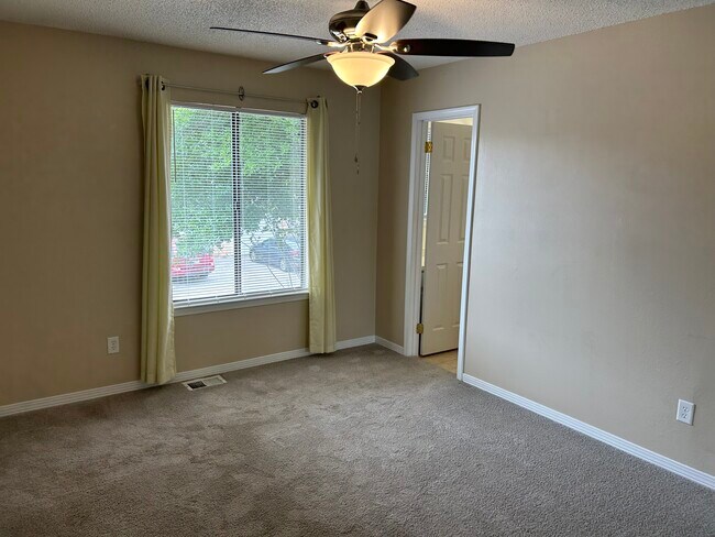 Building Photo - 3508 Parkwood Ave