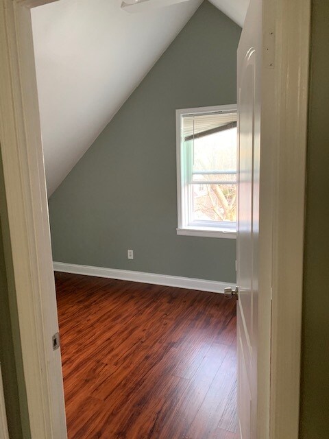 Building Photo - 2245 W Shakespeare Ave