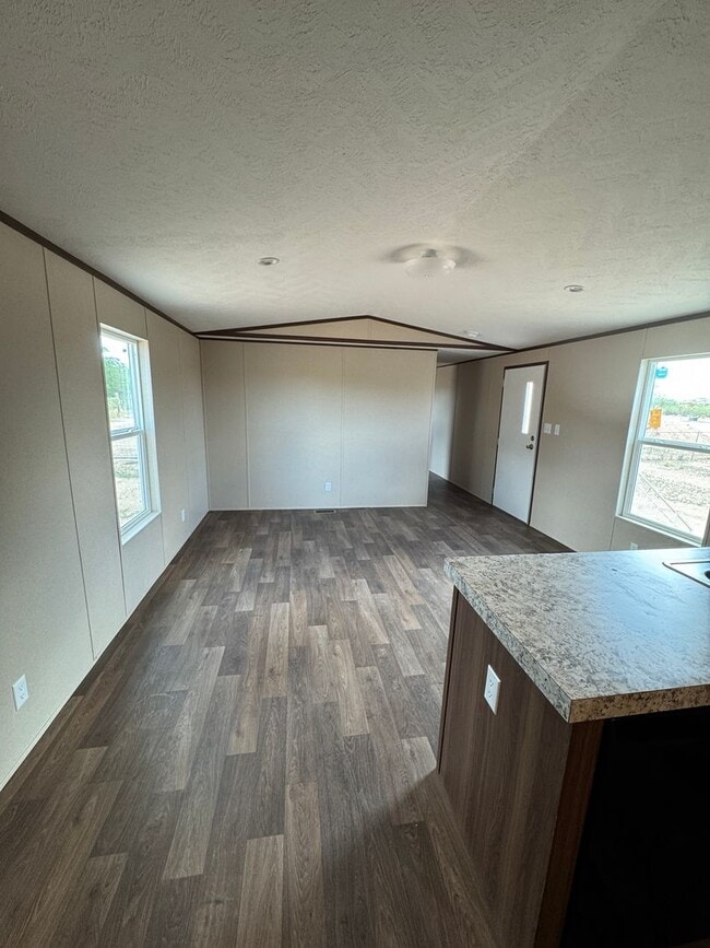Building Photo - Bright & Carpet-Free 3BR/2BA Tucson Rental Home with Spacious Kitchen
