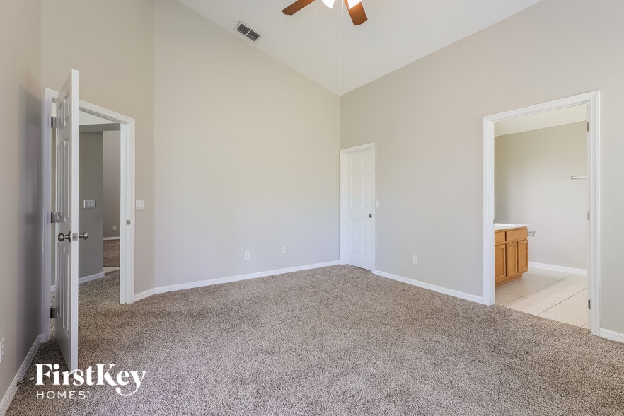 Building Photo - 745 Troon Cir
