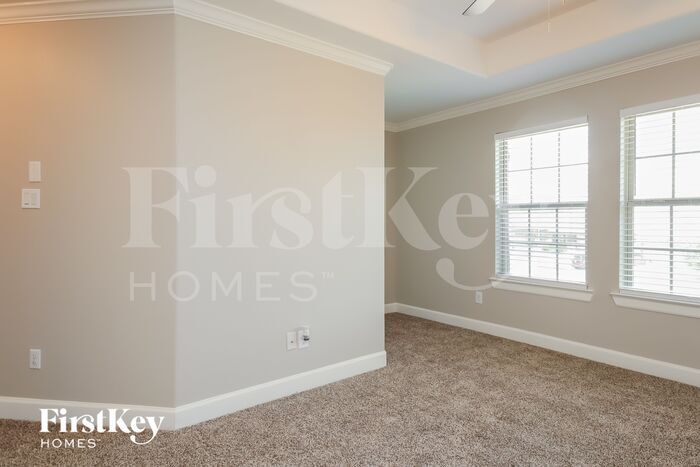 Building Photo - 320 Country Crossing Cir