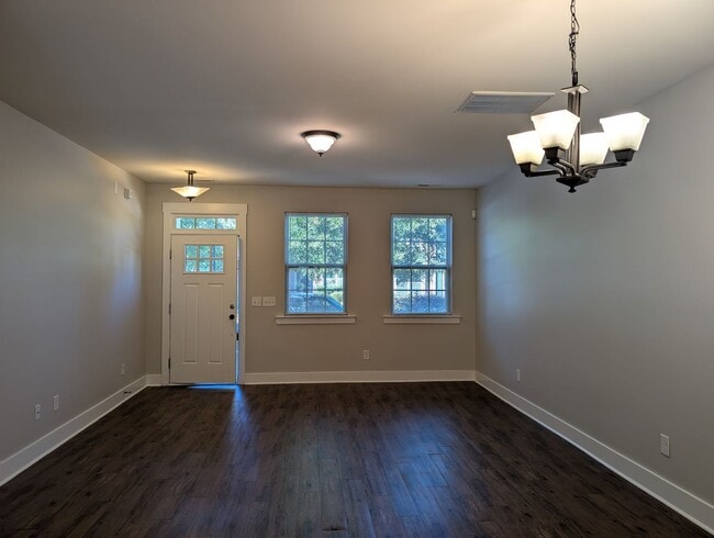 Building Photo - Beautiful Townhome located in Brightwalk!