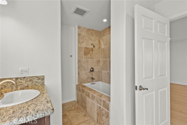 Building Photo - 1138 Lakeview Dr